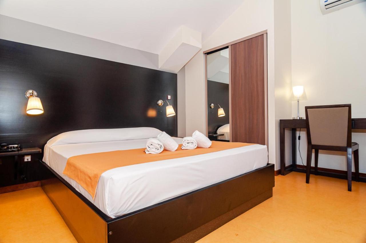 Tama Hotel Saint-Gilles Les Bains Exterior photo