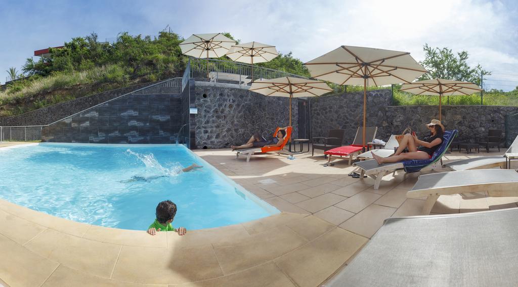 Tama Hotel Saint-Gilles Les Bains Exterior photo